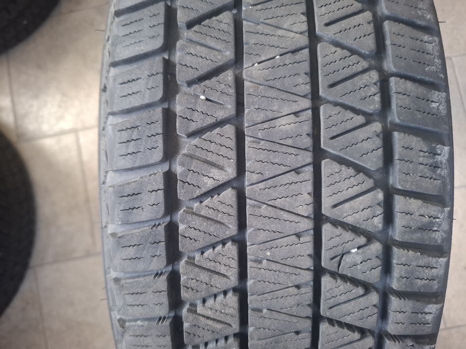 225 65 17 дот 1020 Bridgestone  цената е за 4бр