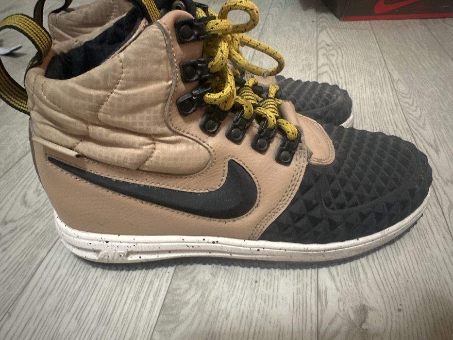 Зимние кроссовки Nike оригинал, размер 40