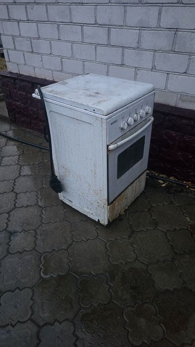 Отдам газовую плиту,
