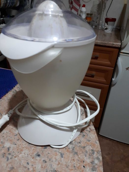 Продавам преса за цитруси