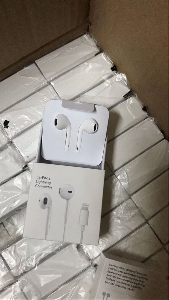  Наушники проводные Apple EarPods Lightning