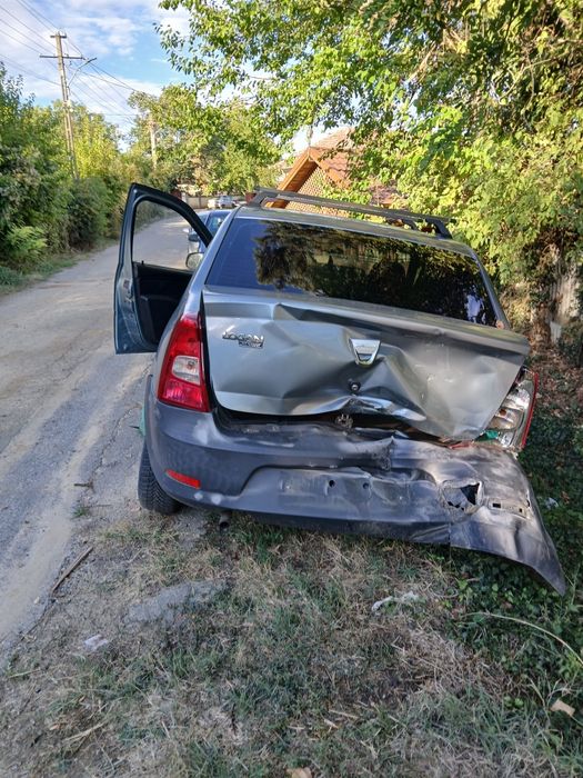 Vând Dacia Logan 1.4