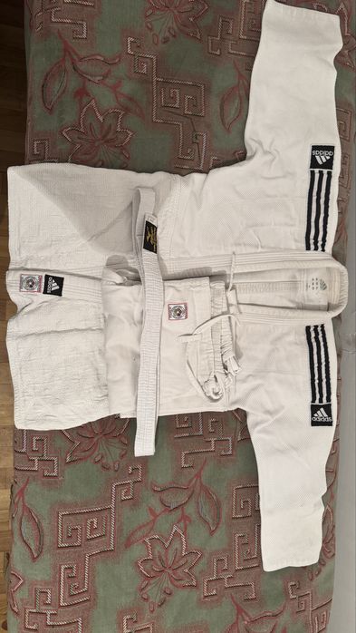 Кимоно для дзюдо.