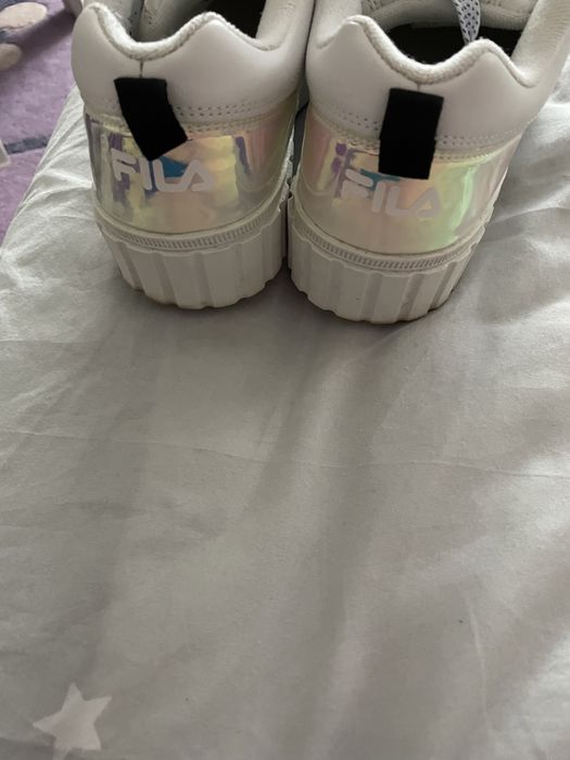 Vind Adidas de femei