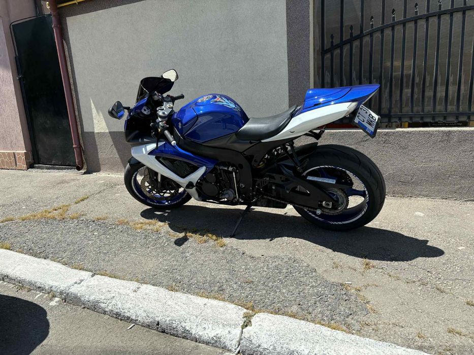 Suzuki Gsxr 600 k7