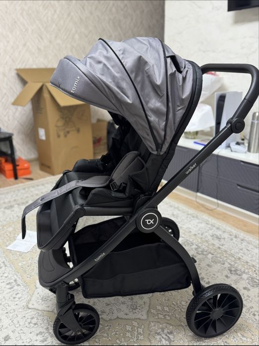 Продам коляску 2 в 1 Tomix walker, черно- серая, легкая