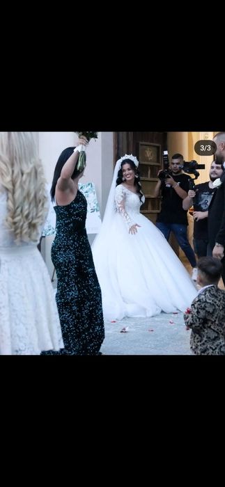 Vând rochie mireasa si costum mire.