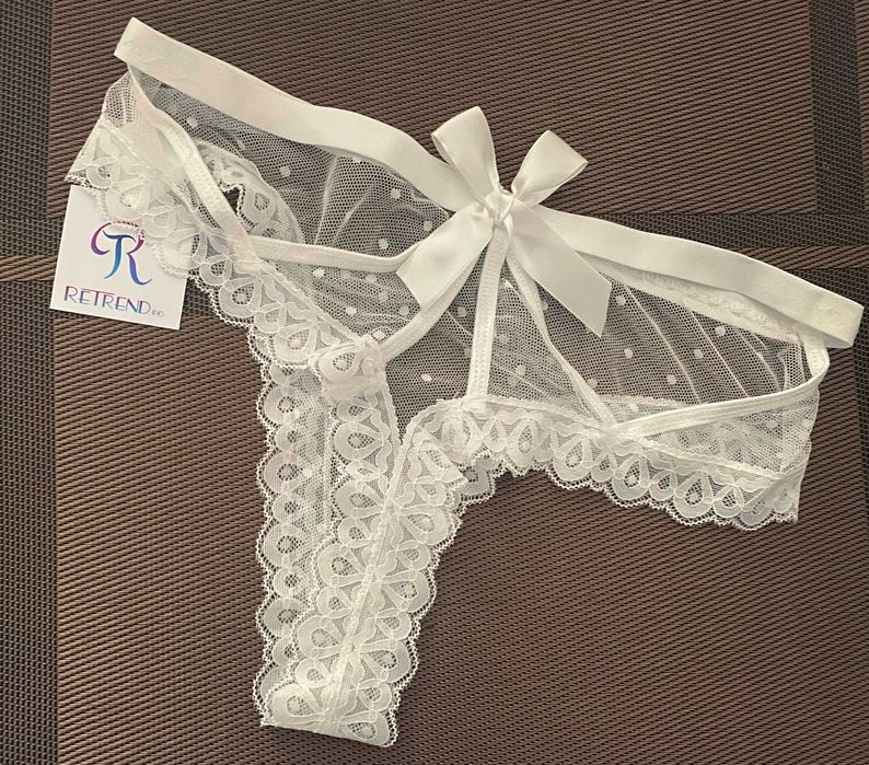 Chiloti sexy cu decupaje si fundita