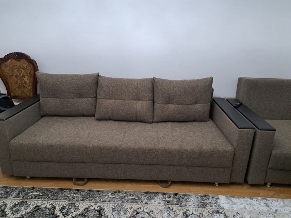 Диван с креслом