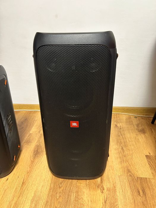 Vand boxe JBL Partybox 100 si 310 impecabila