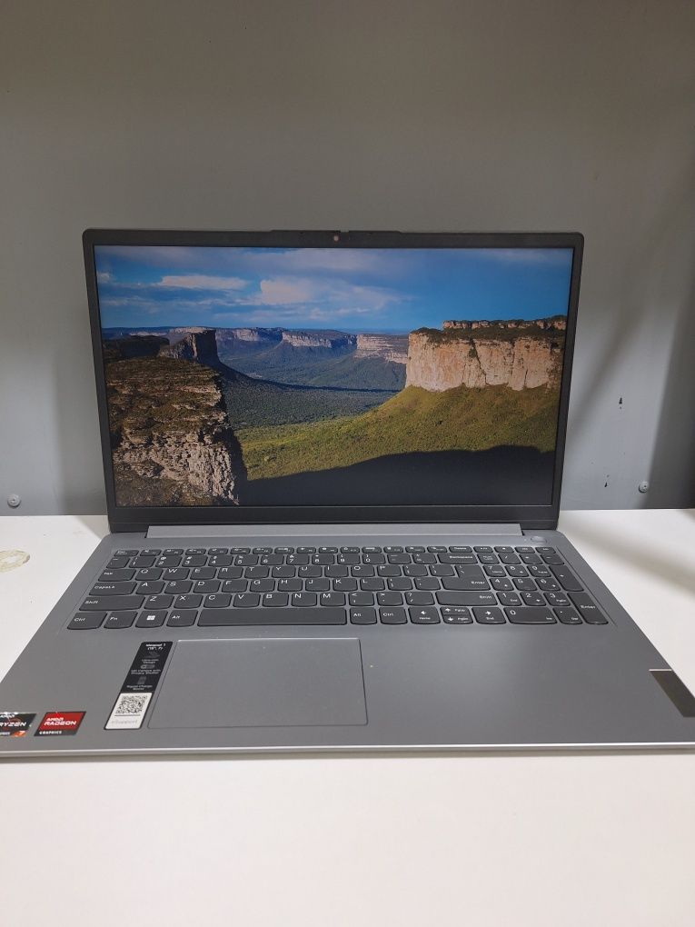 Lenovo Idepad 1 Procesor : AMD RYZEN 5700U 512 GB SSD/16GB RAM #43662