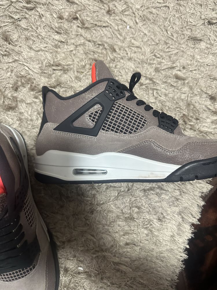 Jordan 4 Taupe Haze