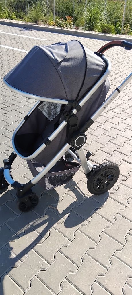 De vanzare carucior Kinderkraft 3 in 1