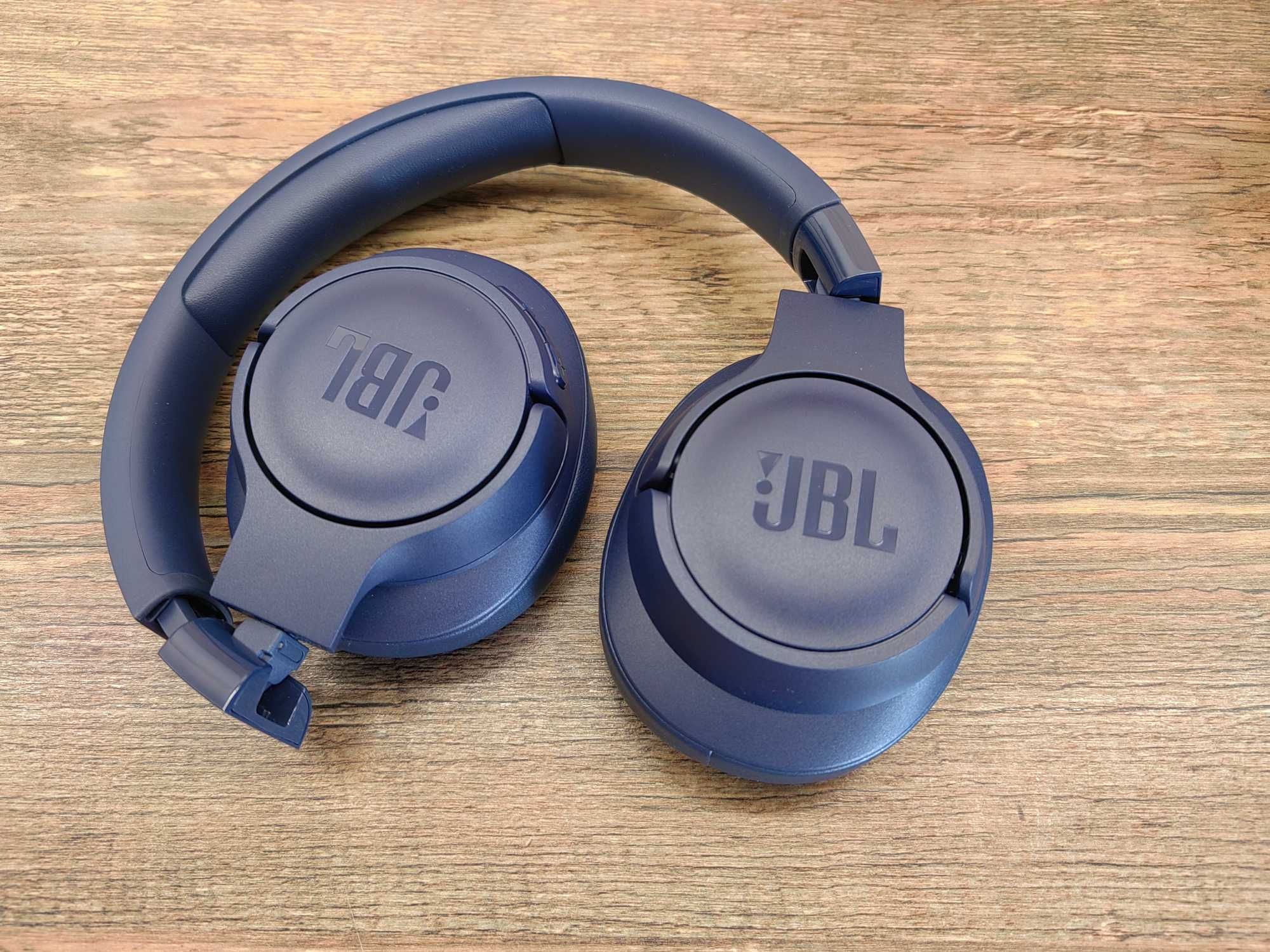 Блутут слушалки JBL Tune 720BT