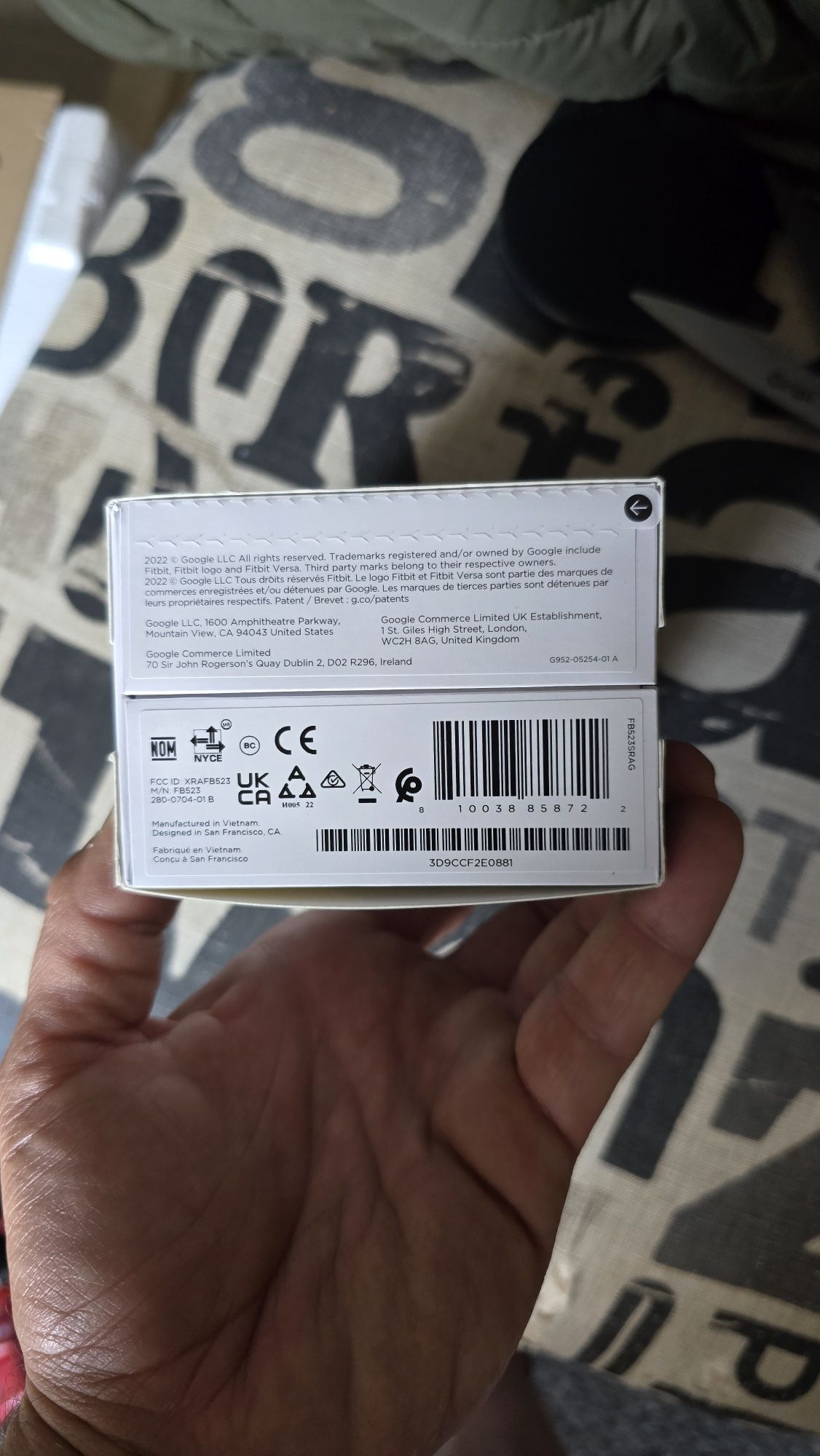 Fit bit versa 4  smartwatch