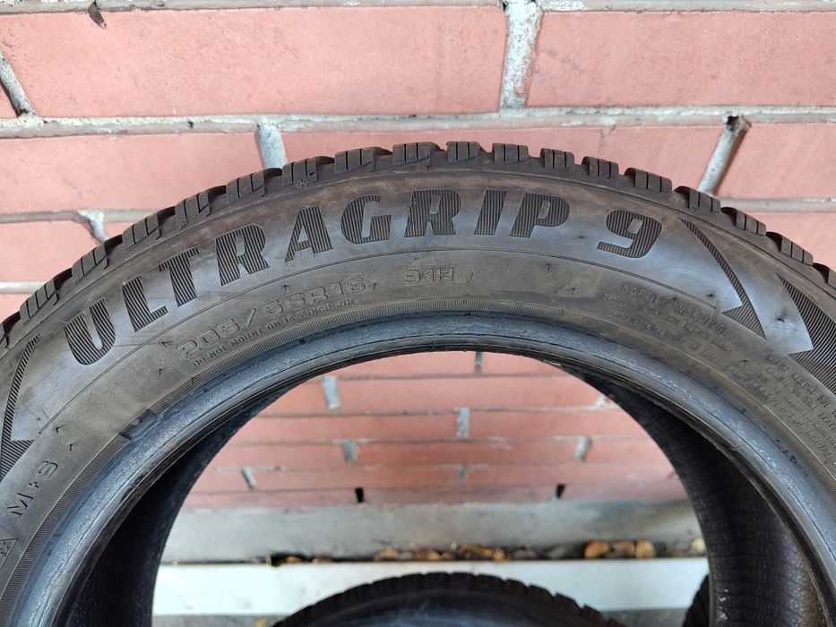 Продавам 4бр. Зимни гуми 205/55/16 Goodyear
