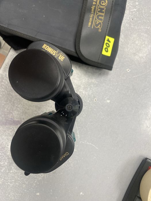Бинокъл konus с чанта
