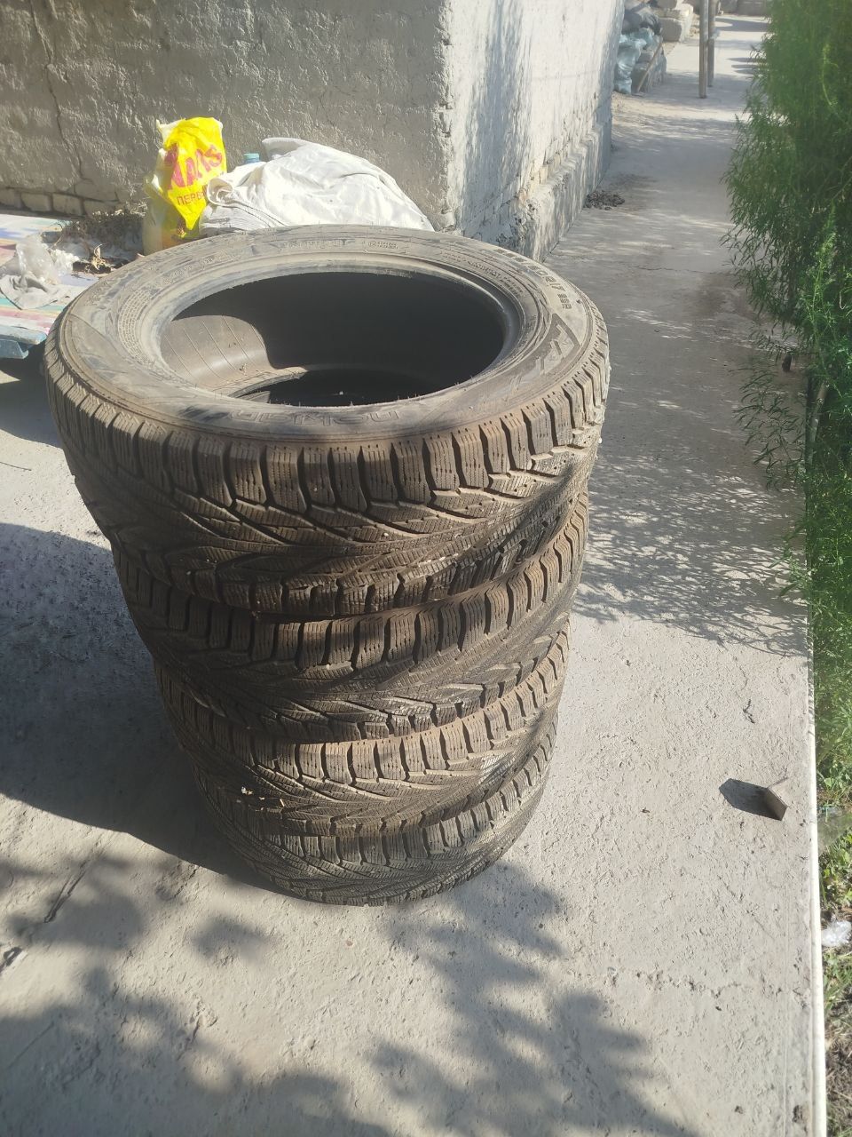 R17  225/60              .