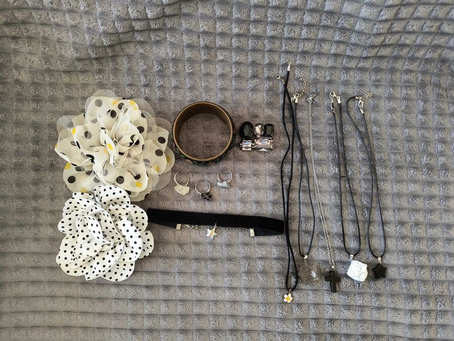 Margele, inele, coliere, cercei, pandantive, bratari