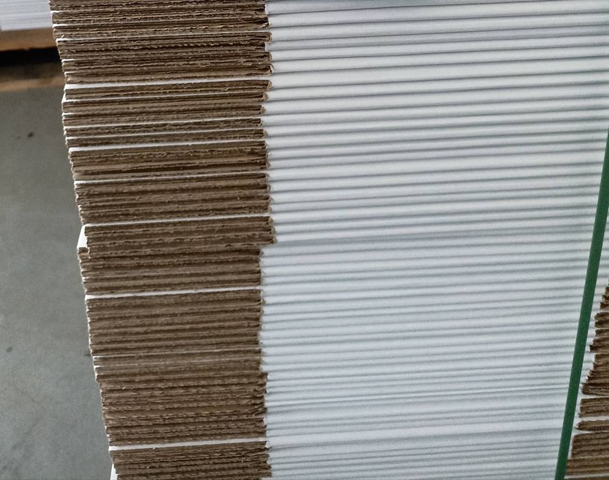 Кашони  бели трипластови