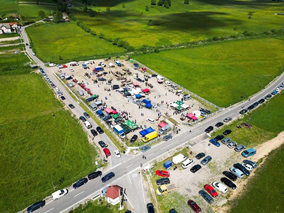 Teren intravilan Comuna Barcani