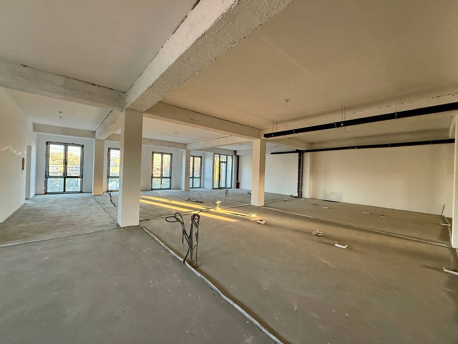 Сдаётся Нежилое Помещение 1350кв.м 1-Линия ор. ЖК Алмазар Сити