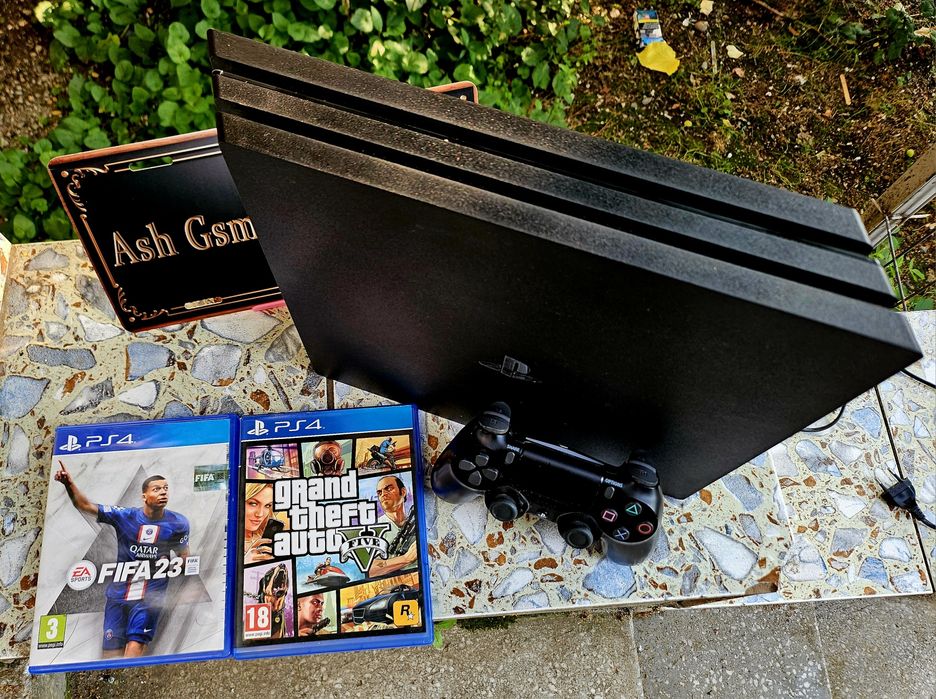Playstation 4 Pro ( ps4 pro ) cu fifa si gta