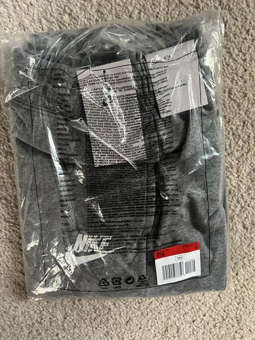 Vând pantaloni nike originali