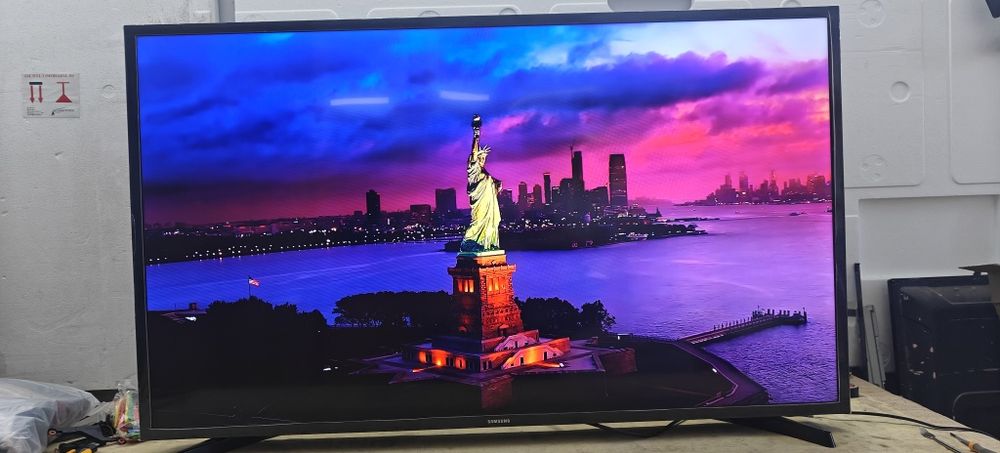 Продаётся телевизор Samsung 43 дюйма в отличном состоянии