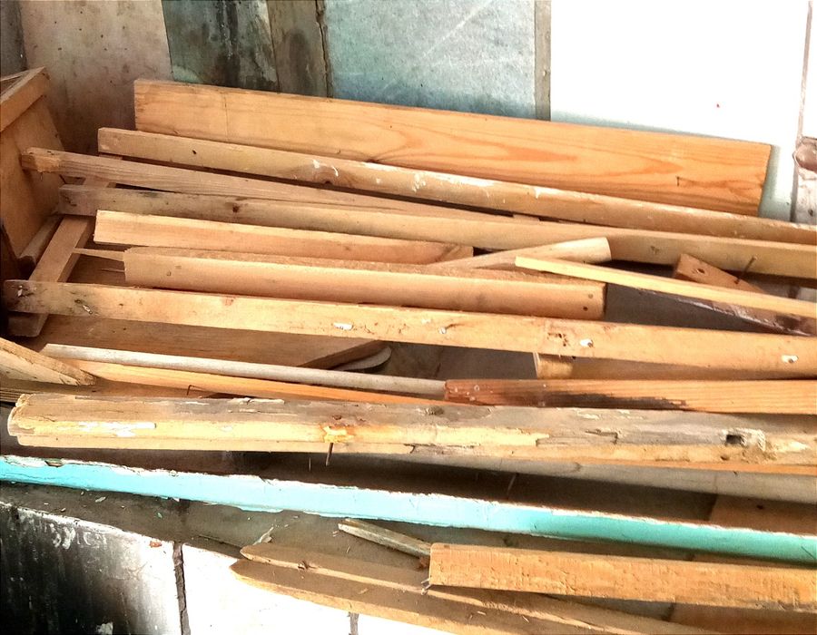 Срочно продам дрова из стволов, досок и  реек