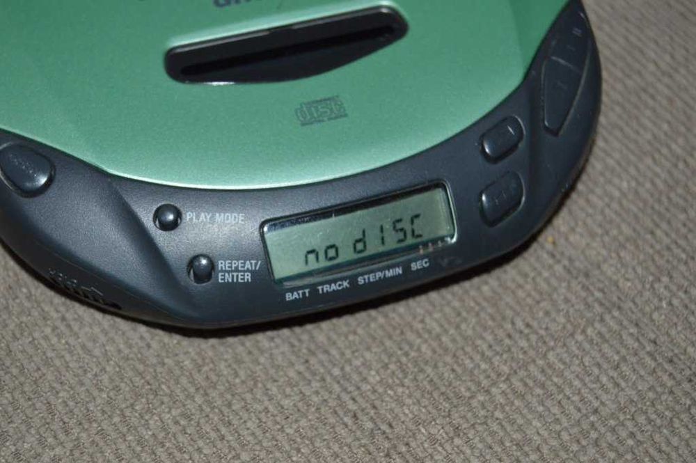 Player CD portabil clasic Sony Discman D-181 + alimentator