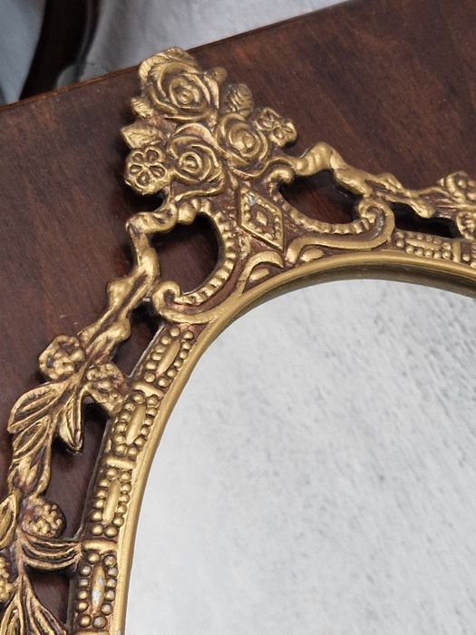 Бароково огледало с месингов обков