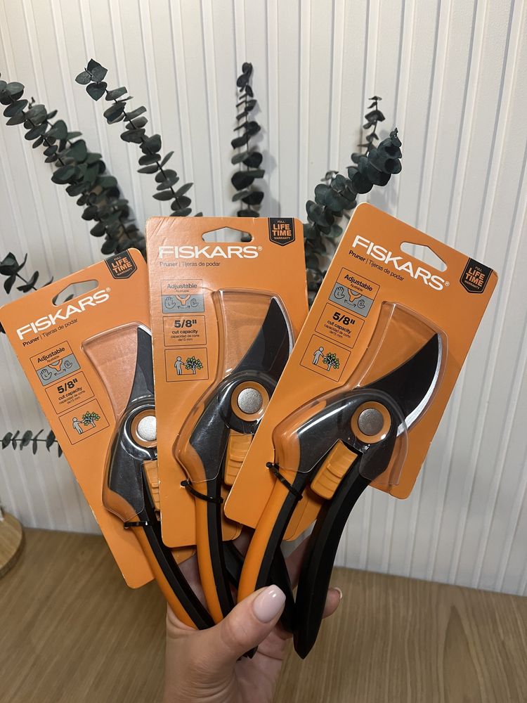 Секатор Fiskars c регулируемой шириной раскрытия лезвий