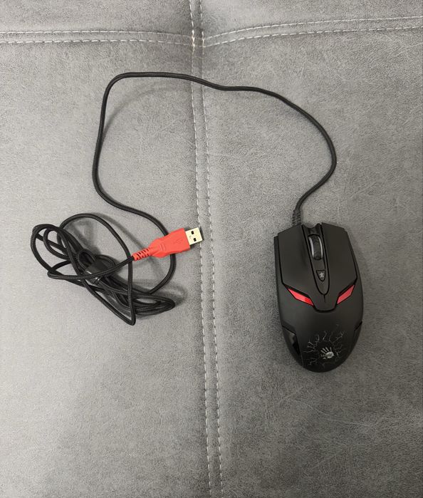 Bloody BI20N игровая клавиатура + игровая мышка