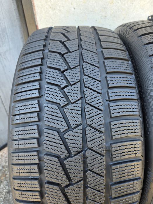 Vând două anvelope de iarna continental 245 35 20  dot 3823