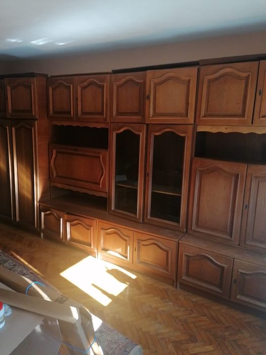 Mobila veche de vanzare