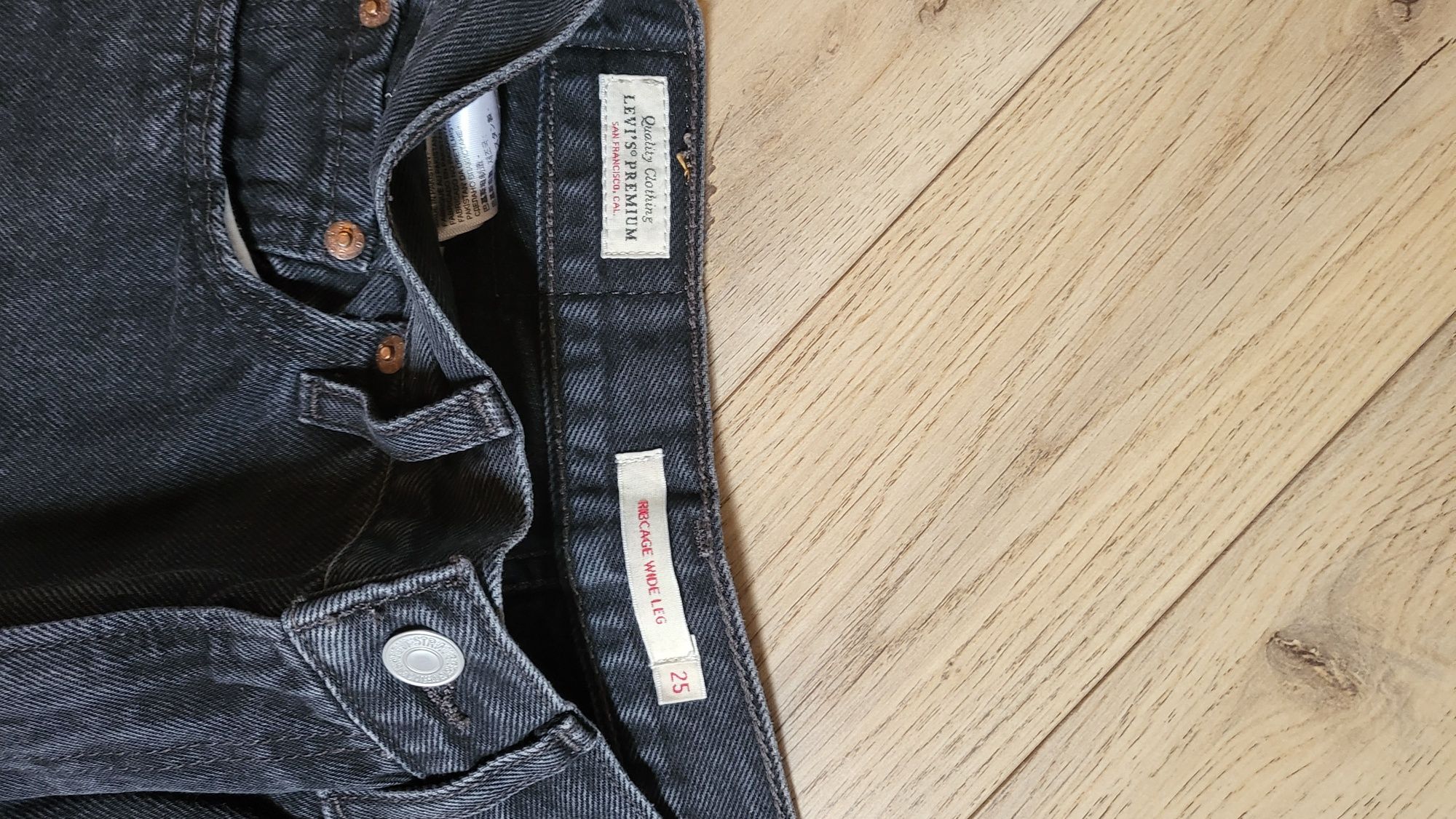 Set 2 perechi de blugi/ jeans Levi's fete/femei mărimea 25 și 26