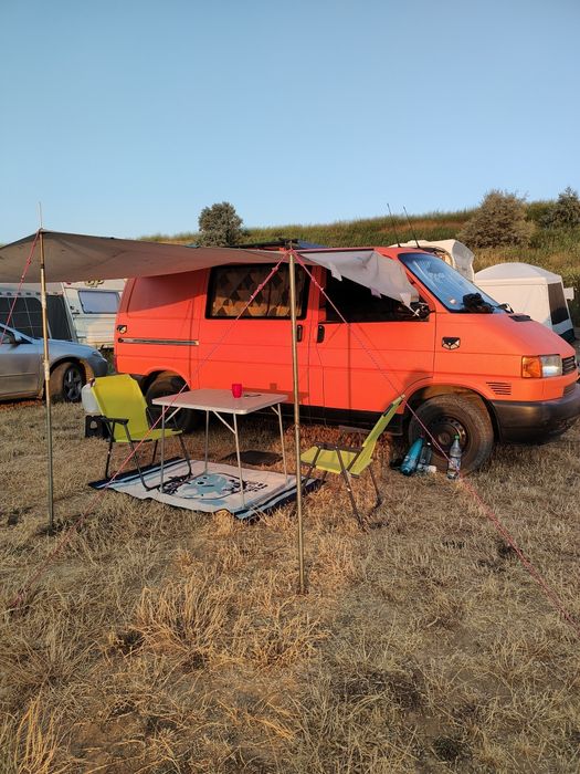 Volkswagen T4 transformat în camper