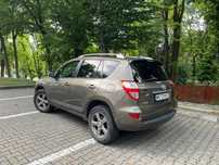Toyota RAV4 Mașină îngrijită, portbagaj generos, revizii la zi