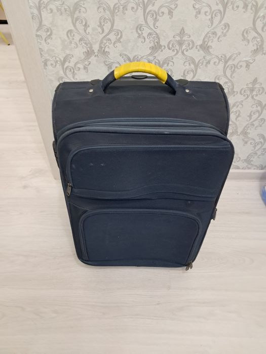 Продам б/у сумку-чемодан на колёсиках