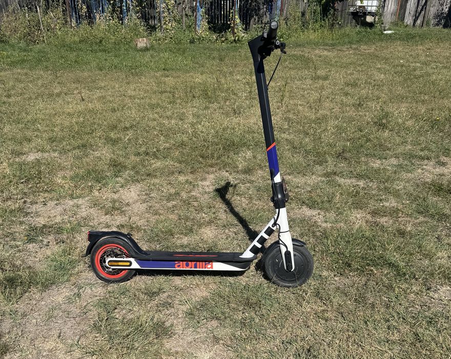 Trotineta electrica APRILIA E-SRZ, 8.5 inch, 25km/h, autonomie 25km