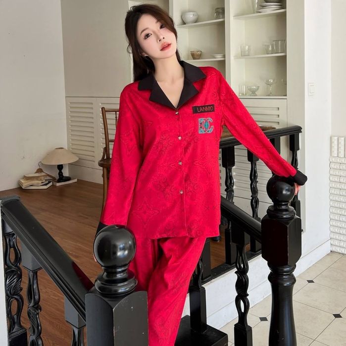 Juda chiroyli pijama