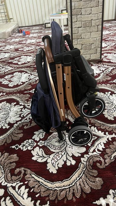 Продается детская коляска Booboohoo