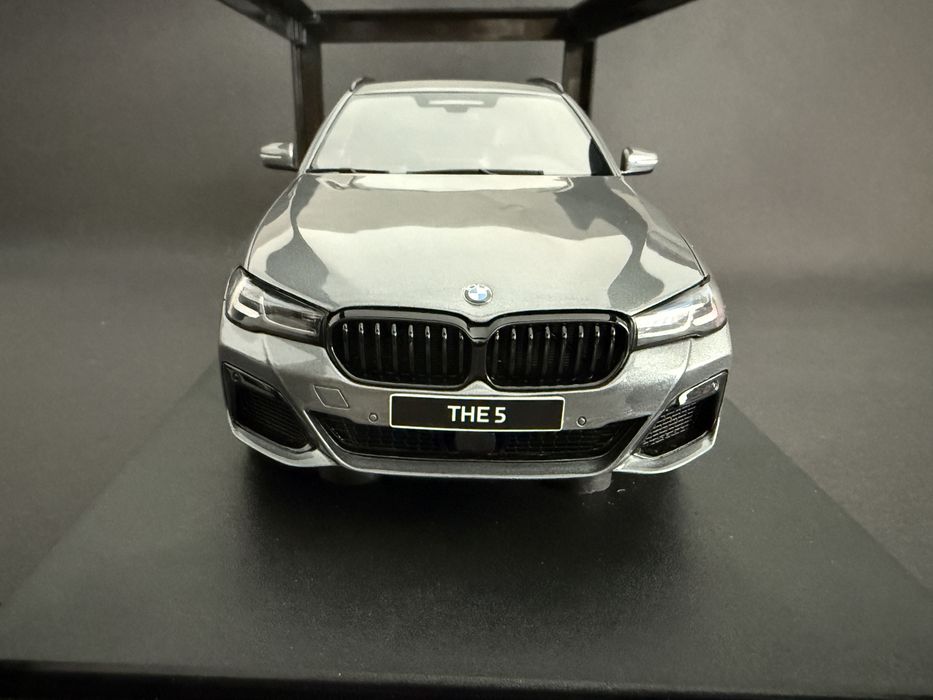 Macheta BMW 530E M Sport Touring 1/18 GT Spirit