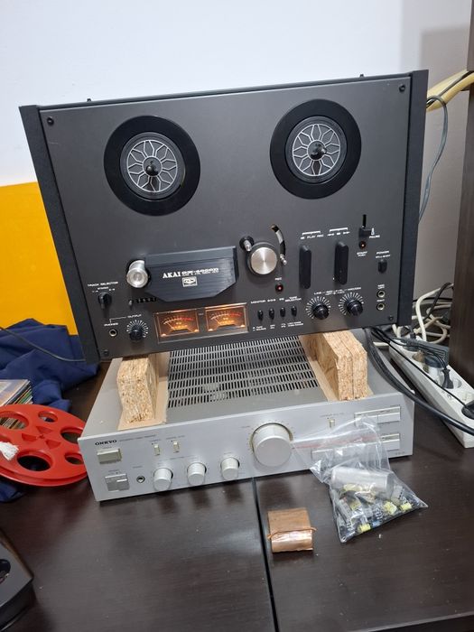 Magnetofon stereo Akai gx