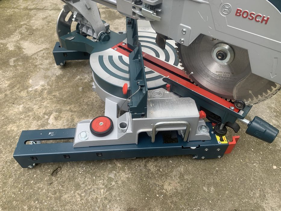 Bosch GCM 18V-216/2022г/безчеткова пендула /+ стойки