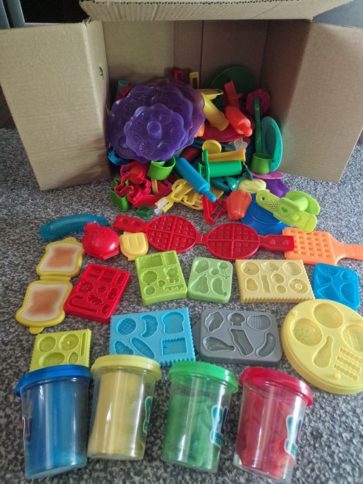 Форми,молдове за пластелин,кола с дистанционно, тетрис попет