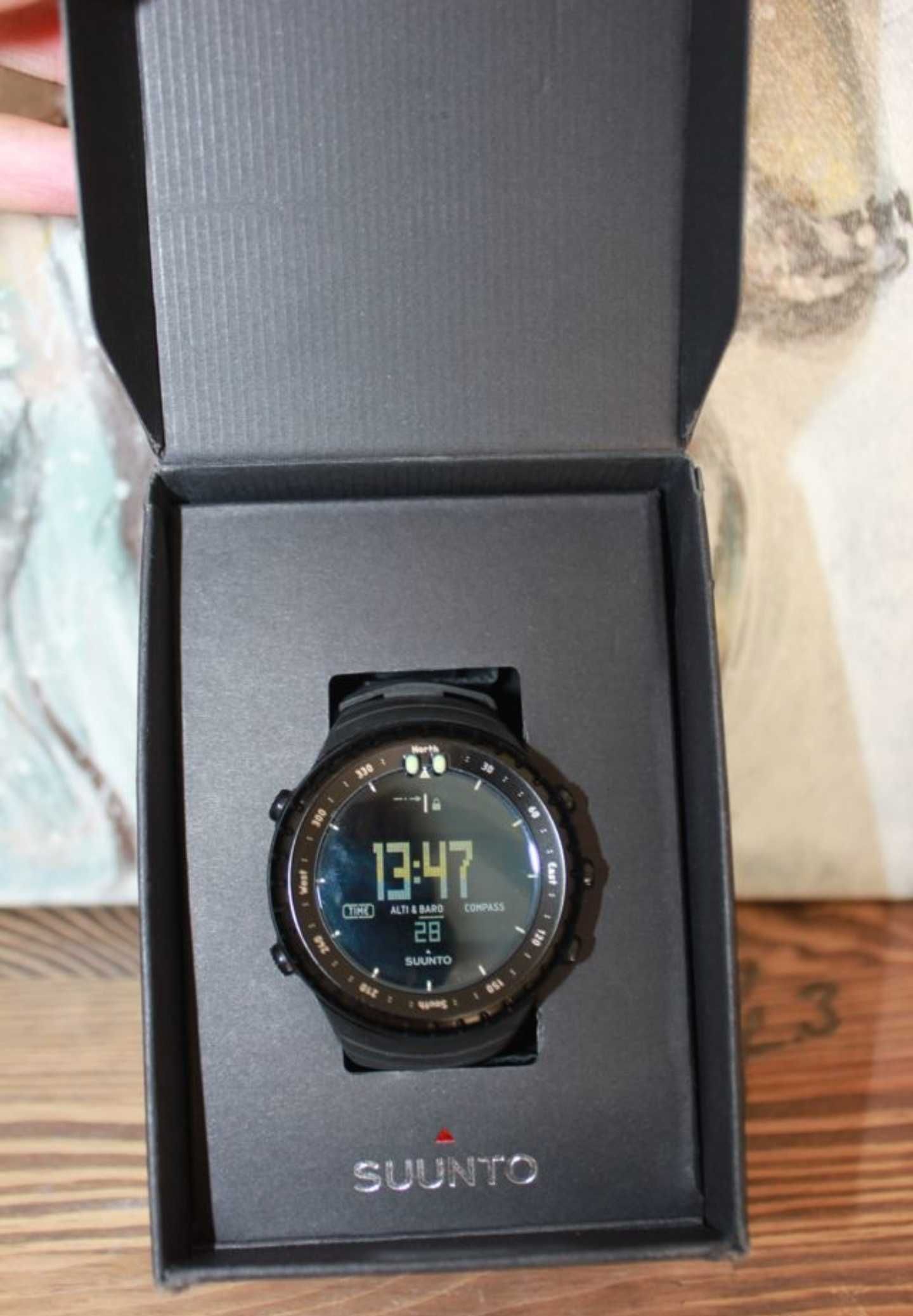 Часы Suunto Core