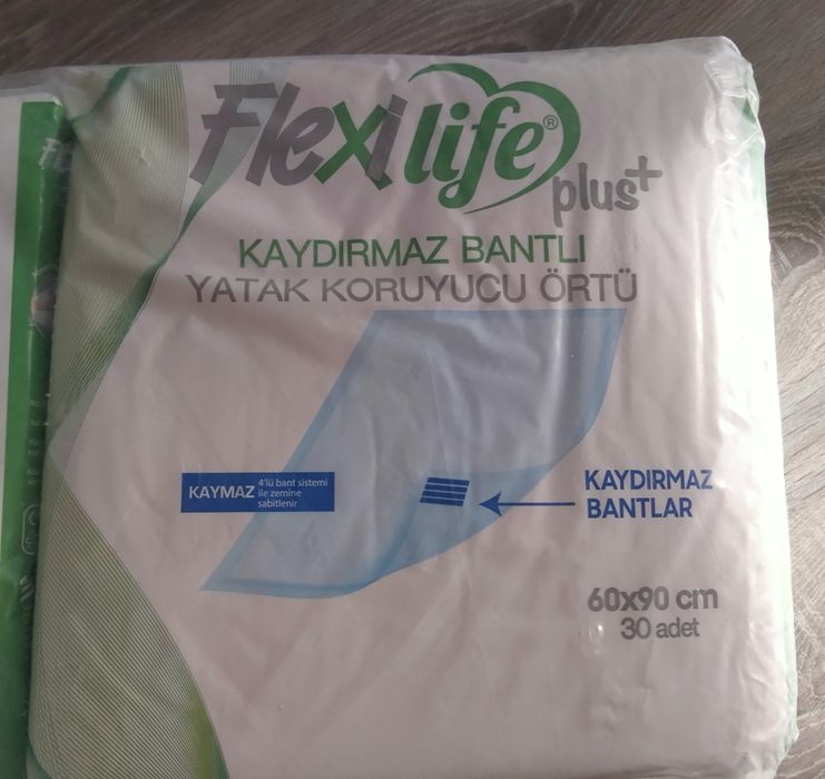 Одноразовые впитывающие гигиенические пеленки Flexi Life Plus с липкой