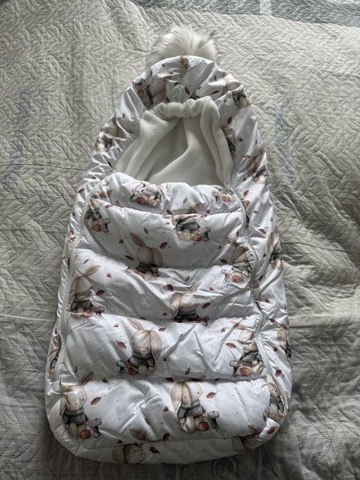 Продам кокон с комбинезоном подойдет и мальчику и девочке